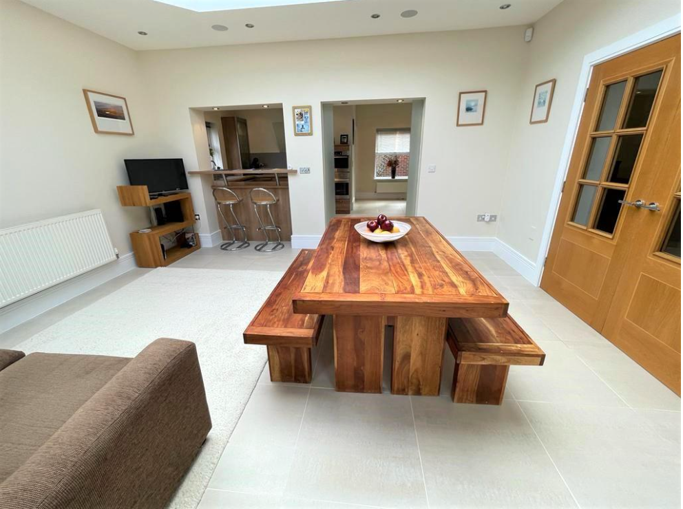 Orangery/family room