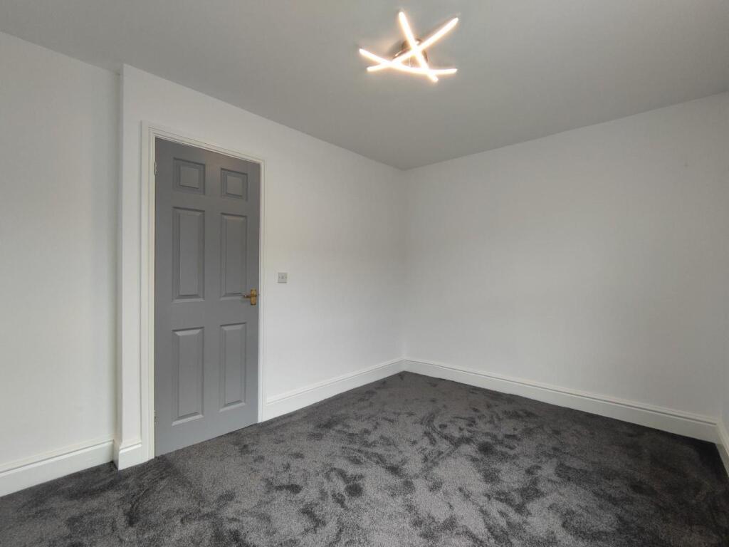 Main Bedroom Aspect 2