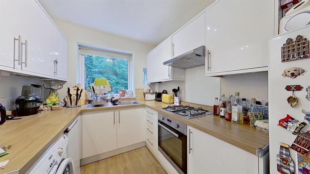 St-Andrews-Court-Waynflete-Street-SW18-06262025_18
