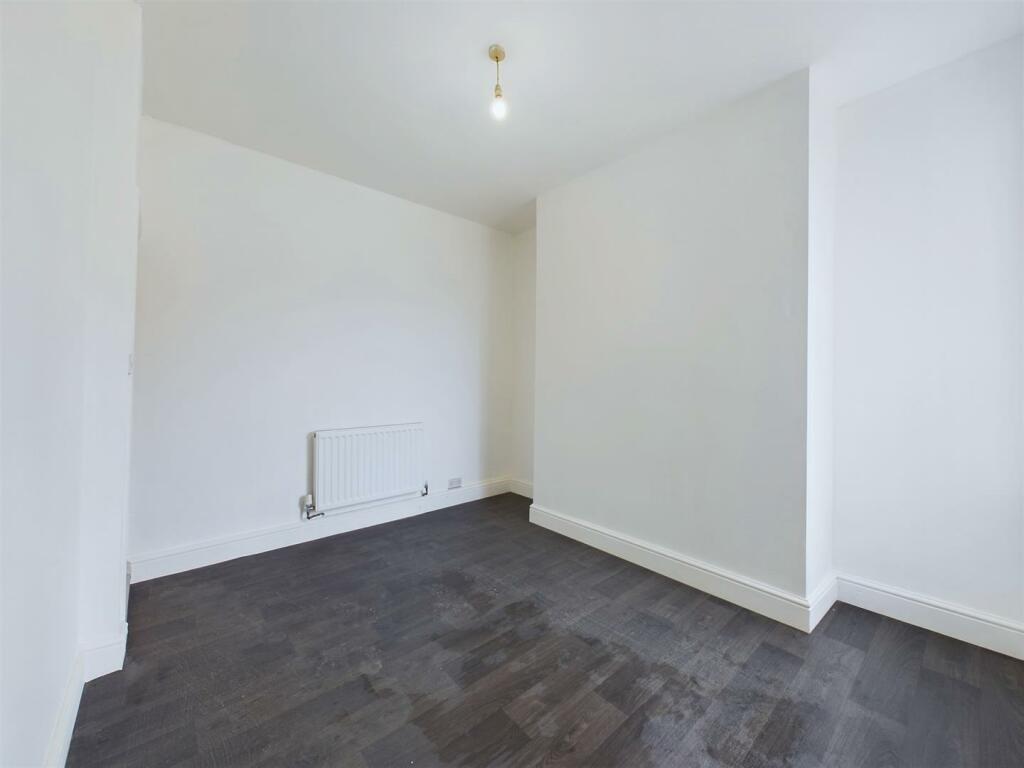 Dining room:
