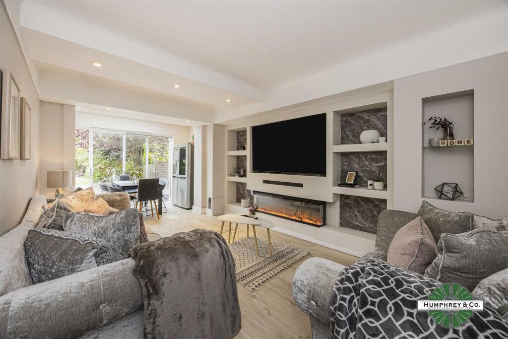 564 Upper Brentwood Road -014.JPG