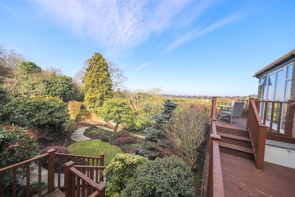 27 Hillside Cresc...