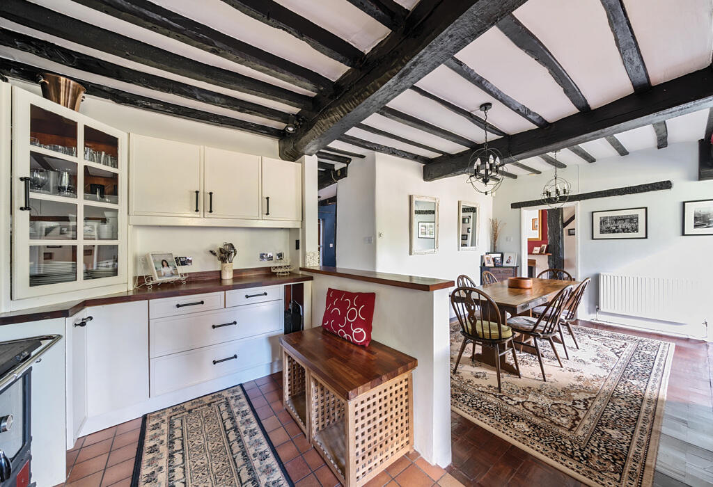 Kitchen/Dining Area