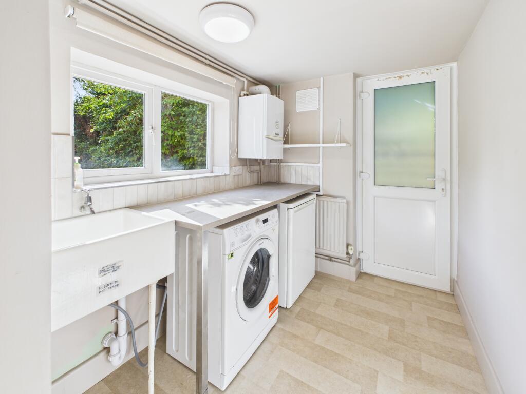 CAM02519G0-PR0333-STILL010