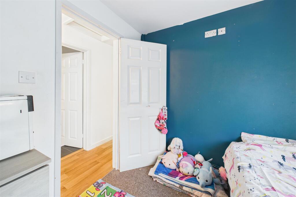 52 Lynton Road, Bedminster, Bristol BS3 5LT | Free
