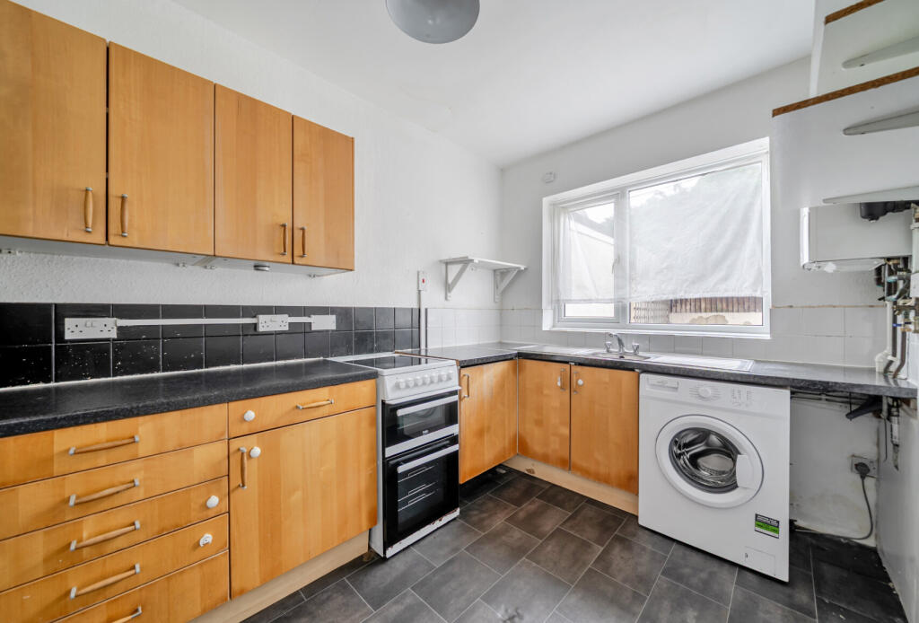 1371152-4-68f24ce...