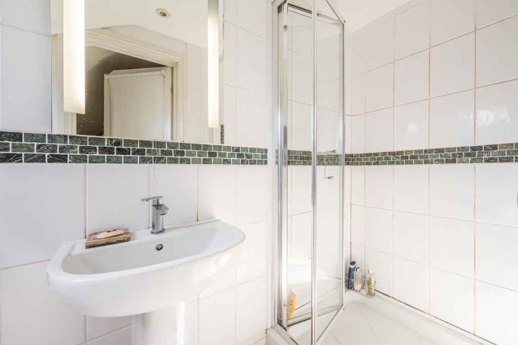 En-Suite 2