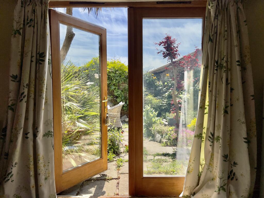 Annexe bedroom/sitting room