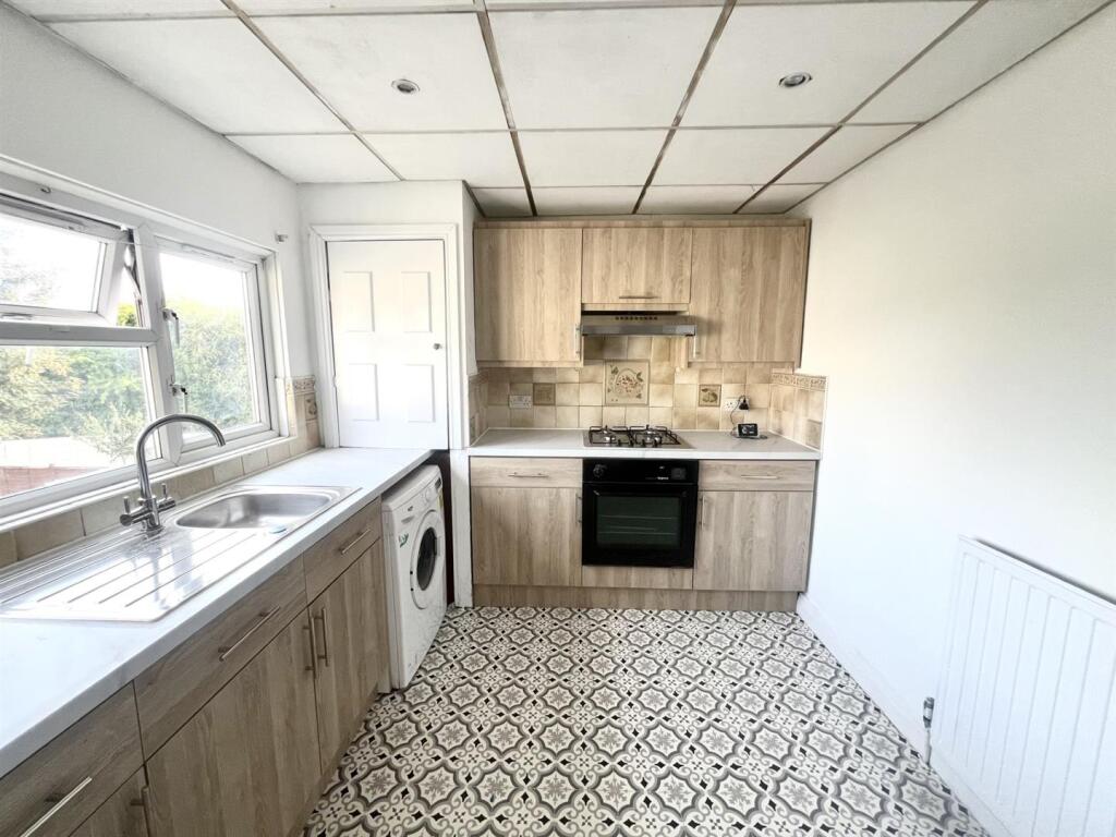 kitchen 2.jpg