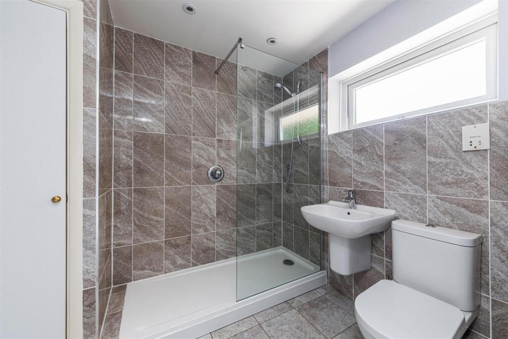 Bonners, Mark Way, GU7 2BW-40.jpg