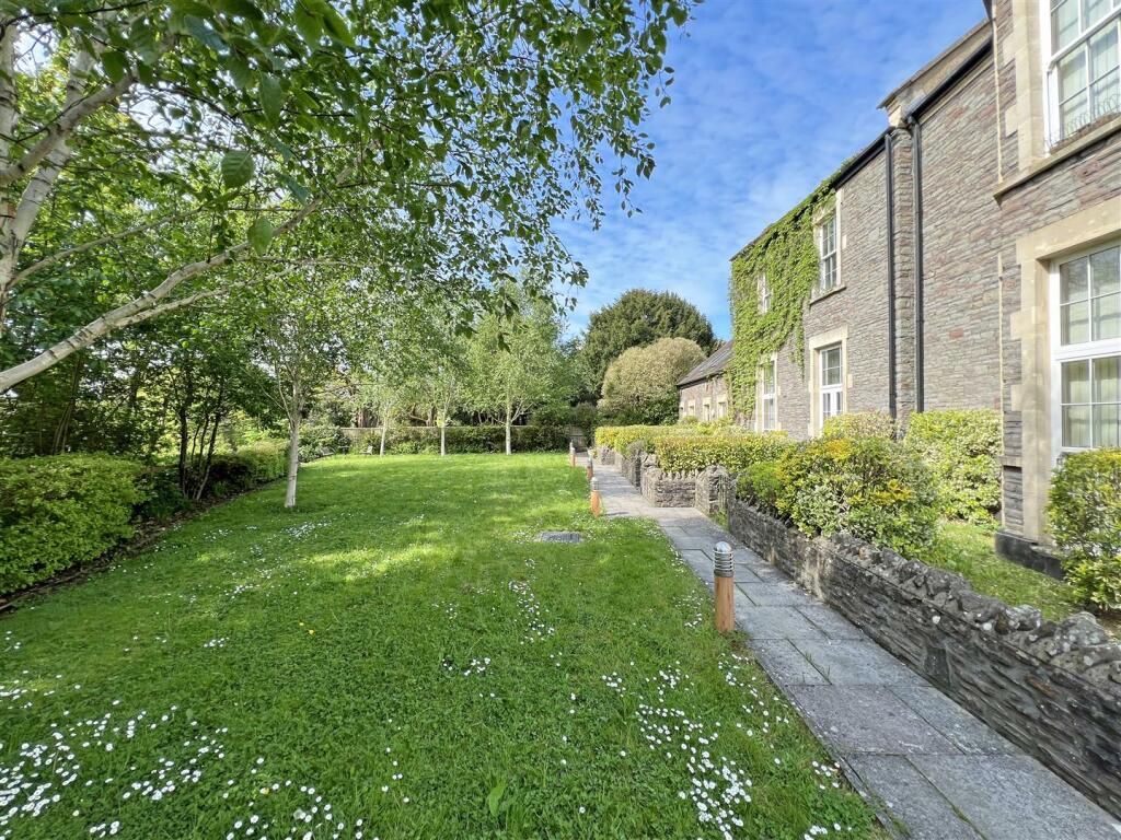 10 - Block of Flats For Sale, Hambrook, Bristol.JP