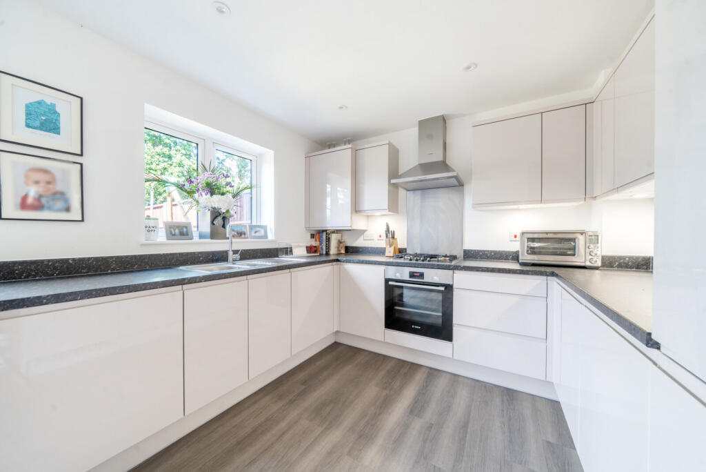 1317858-13-686bee...