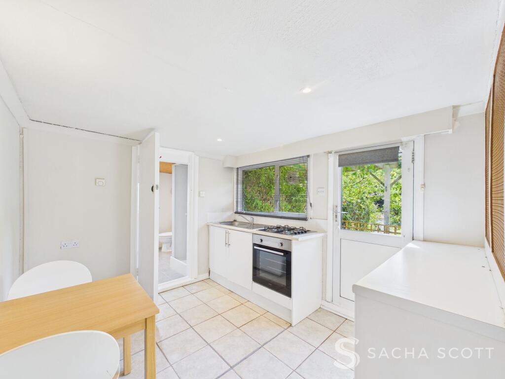 Kitchen / Breakfast Room