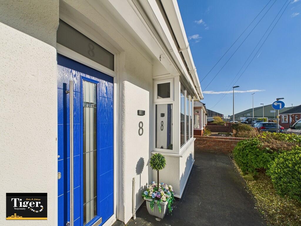 CAM02176G0-PR0514...