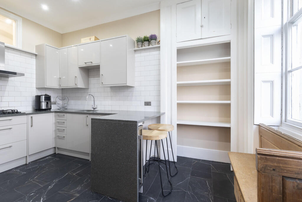 Flat 6, 12 Lansdo...