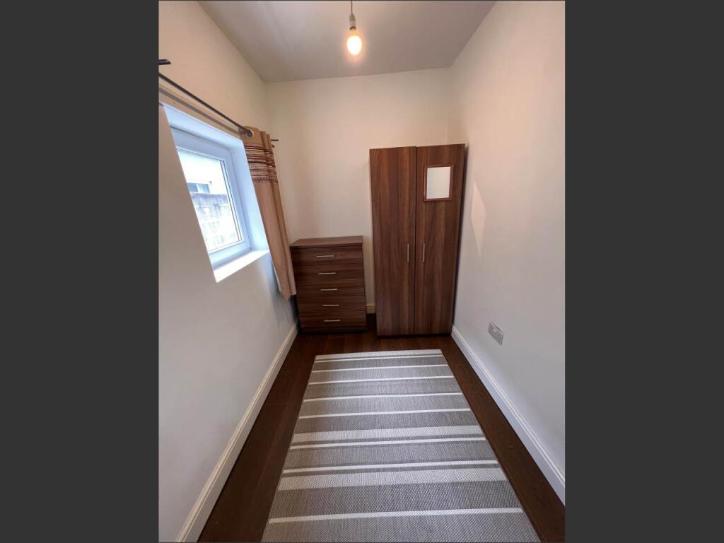 bedroom2