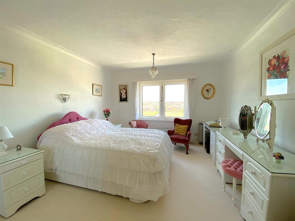 25 St Kitts - Bed3.jpg