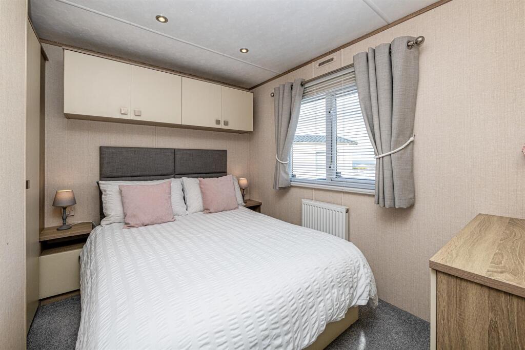 Y4-ABERAFON-PARK-BEDROOM-1A.jpg