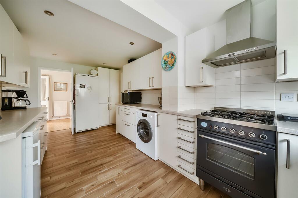 19 Manor Close, Roade