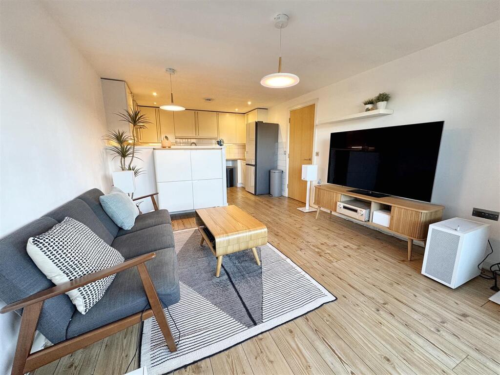 Kitchen/Lounge