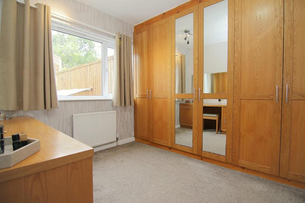 BEDROOM 2