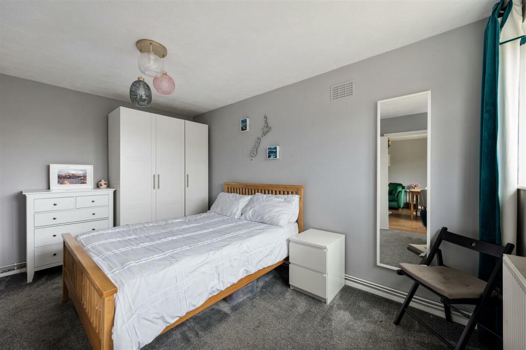 Forest View Road E12