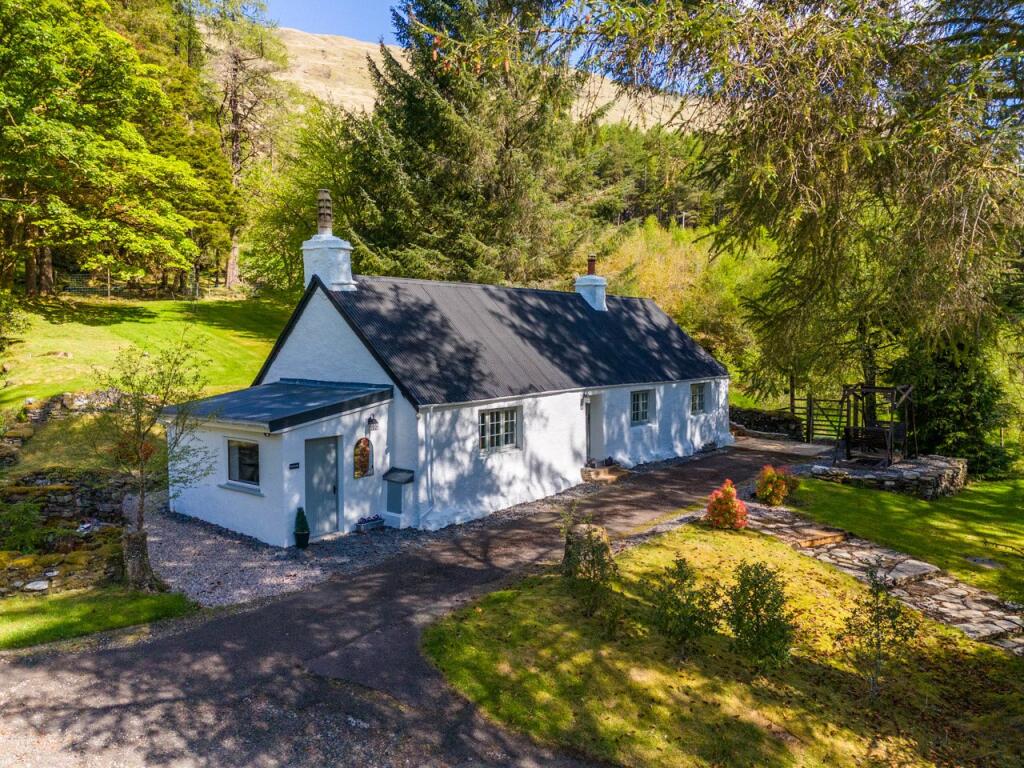 Cottage Side