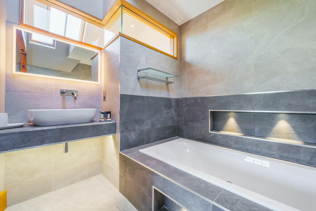 En Suite Bathroom