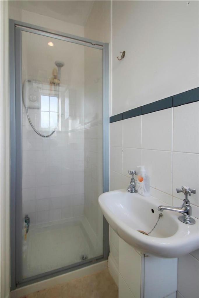 Bedroom 1 En-suite 1
