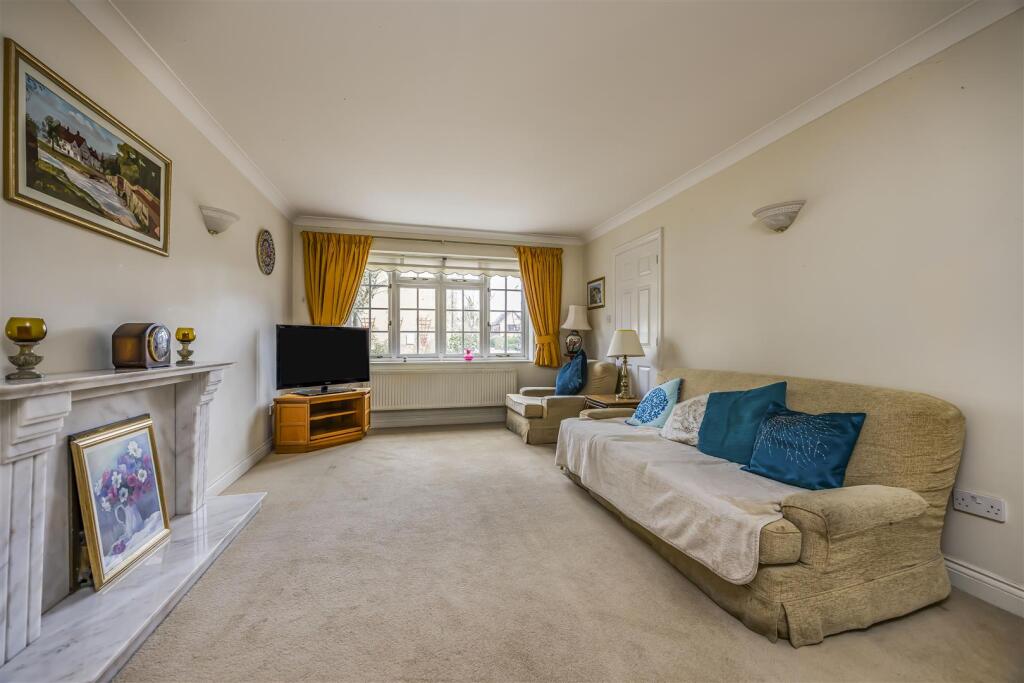 15 Teal Close, Horndean-PorticoMarketing-SoldBy-15
