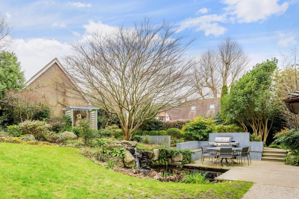 14 Cuddington Park garden.jpeg