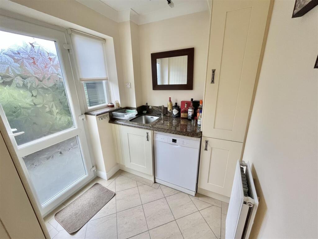 Breakfast Kitchen Aspect 6