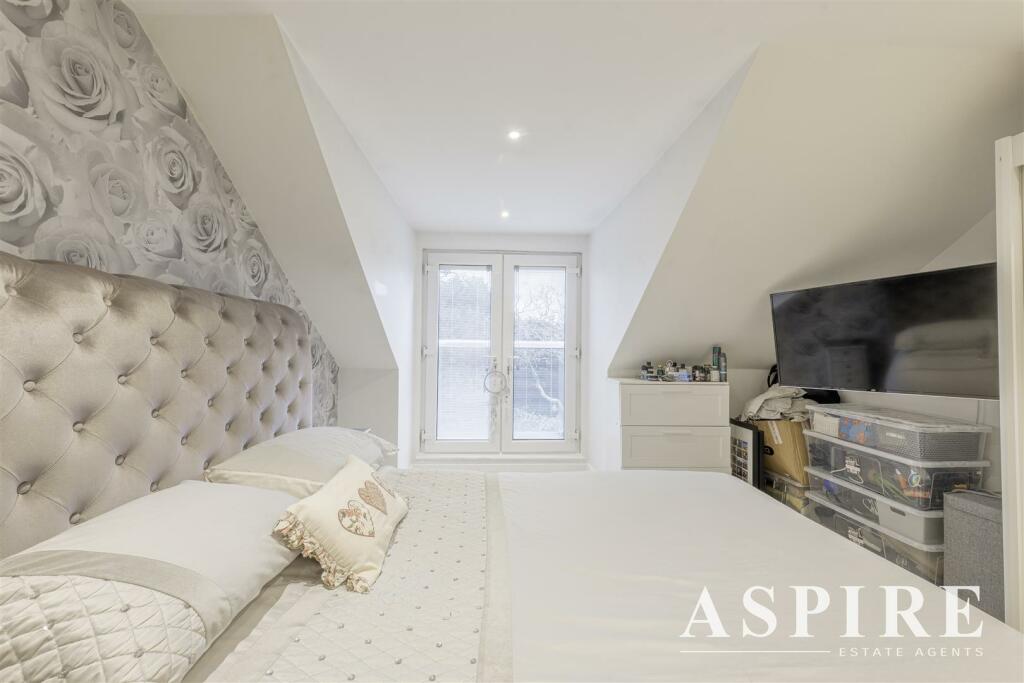 80 GREEN LANE - 04-12-24-31.jpg