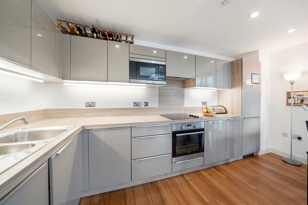 Kitchen - Sienna Alto - Renaissance Development - 