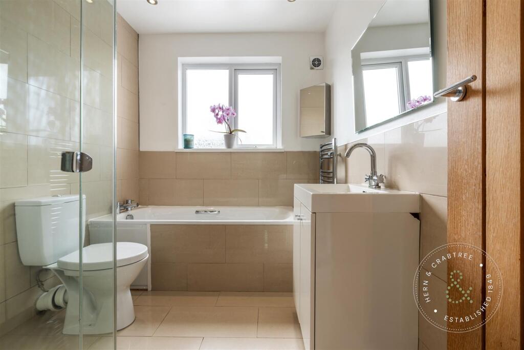 St Asaph Close, HernCrabtree (25).jpg