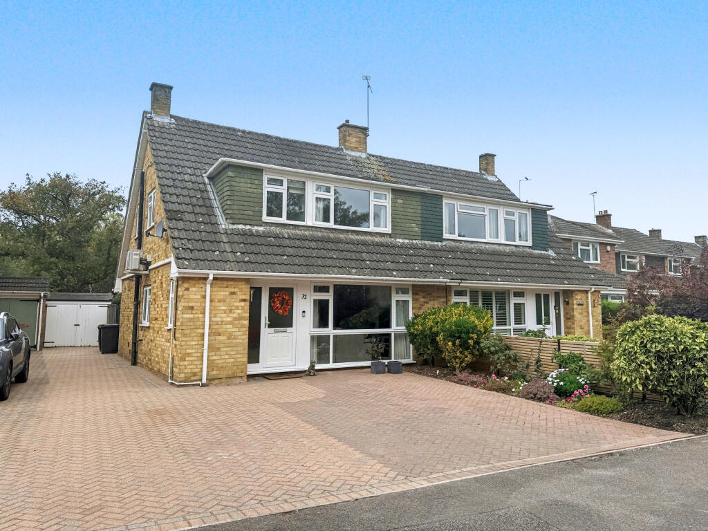 Hollytree Gardens, Frimley, Camberley, Surrey