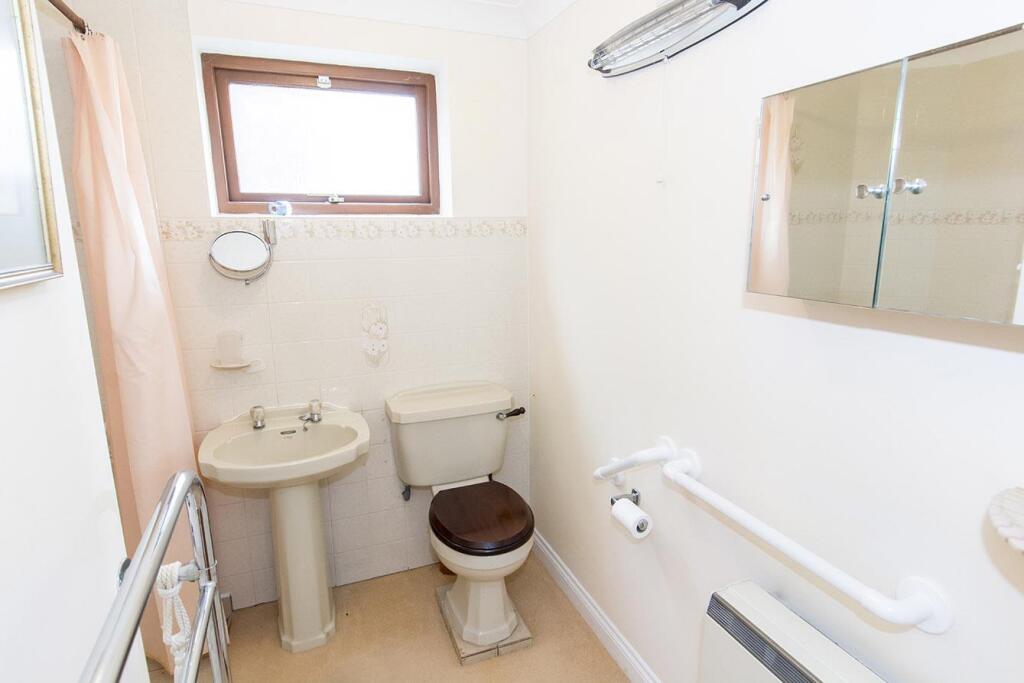 Annexe Shower Room
