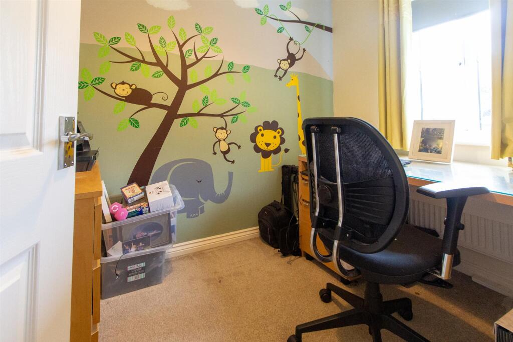 66 Cedar Av - Bedroom-2.jpg