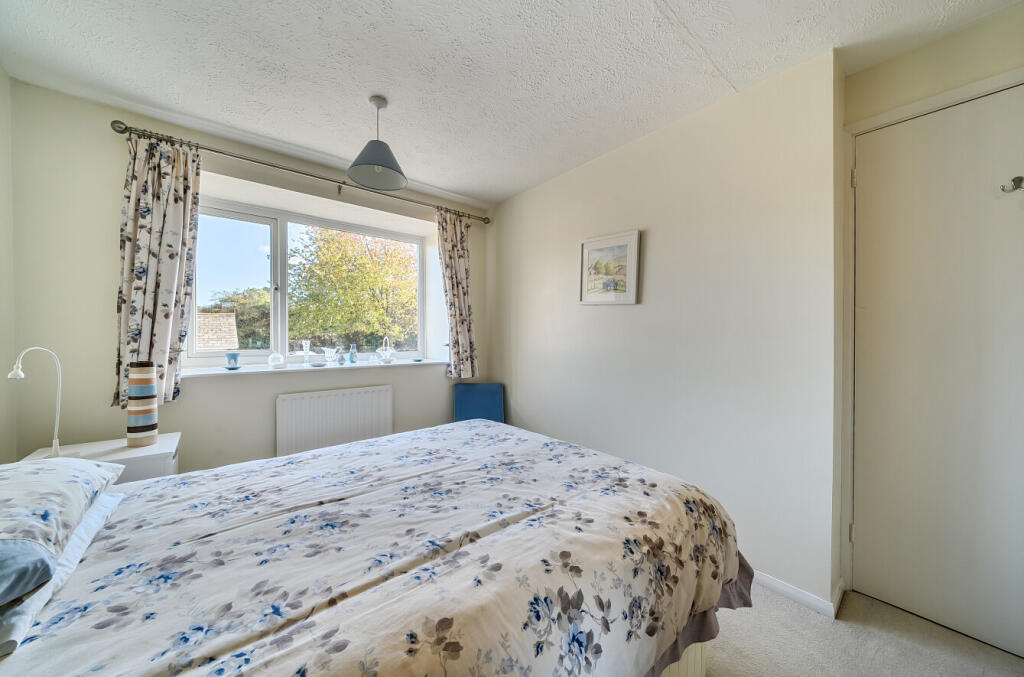 1372851-5-6900d46...