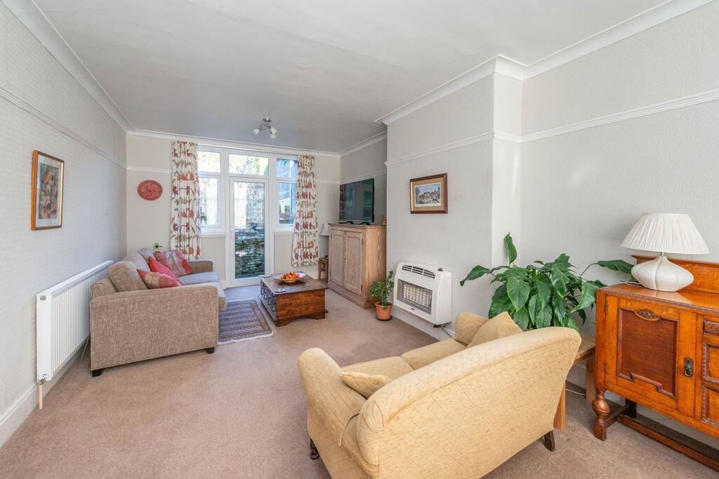 LOUNGE/DINER AND DINING KITCHEN