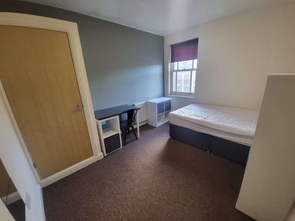 Flat_2_498_Glossop_Road