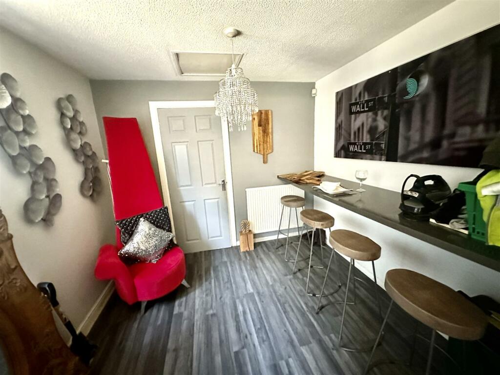 BREAKFAST ROOM