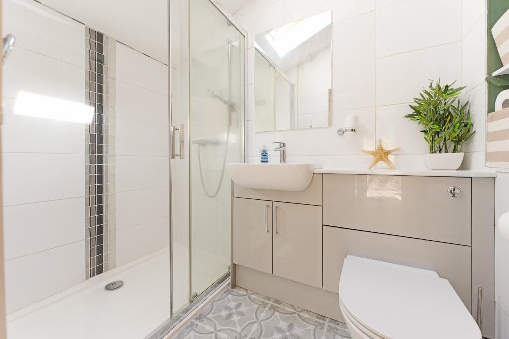 D/S Shower Room