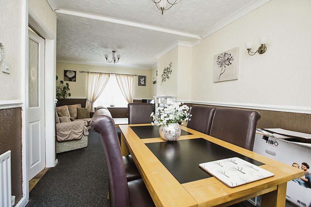 Lounge/Dining Room