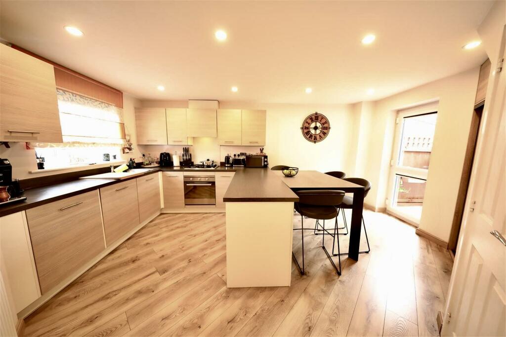 1 Buxworth - Kitchen.jpg