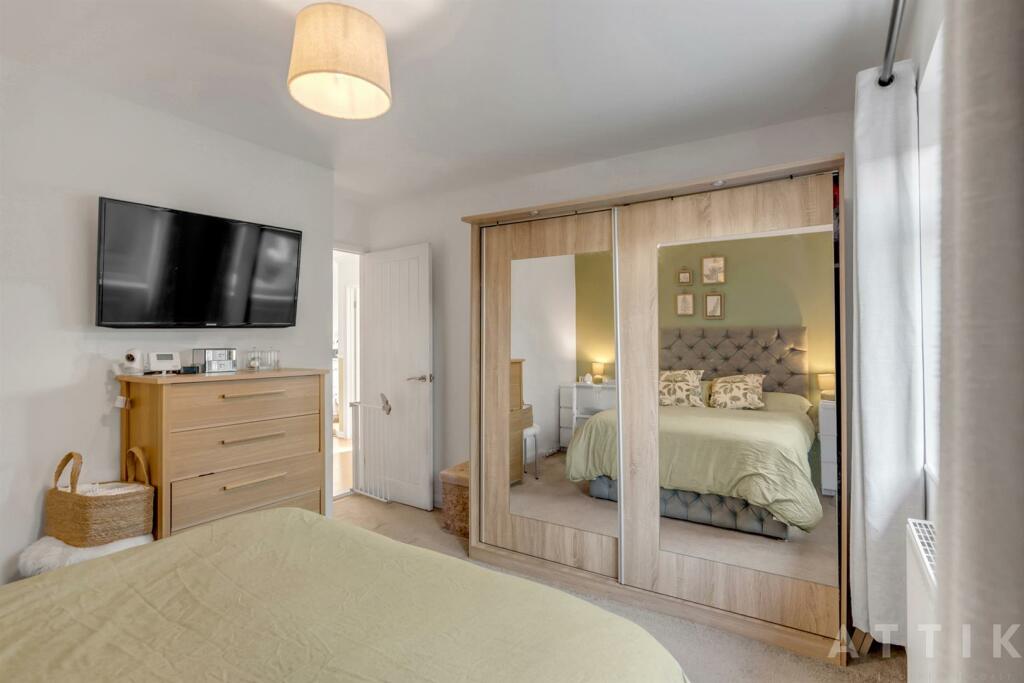 36 Lansbury Rd, Halesworth IP19 8SA (6).jpg