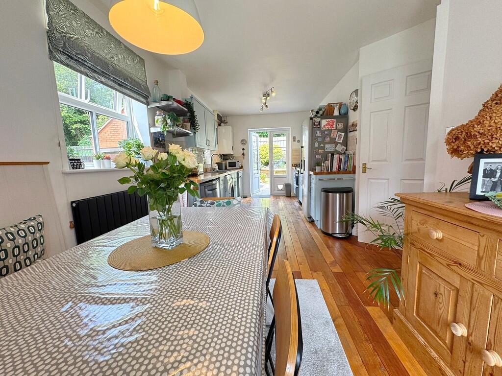 Dining to Kitchen