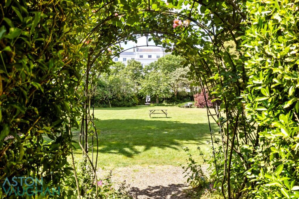 Sussex Square -003.JPG