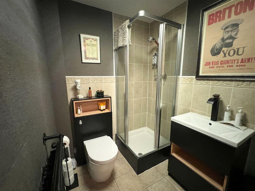 Ground Floor Shower.JPG