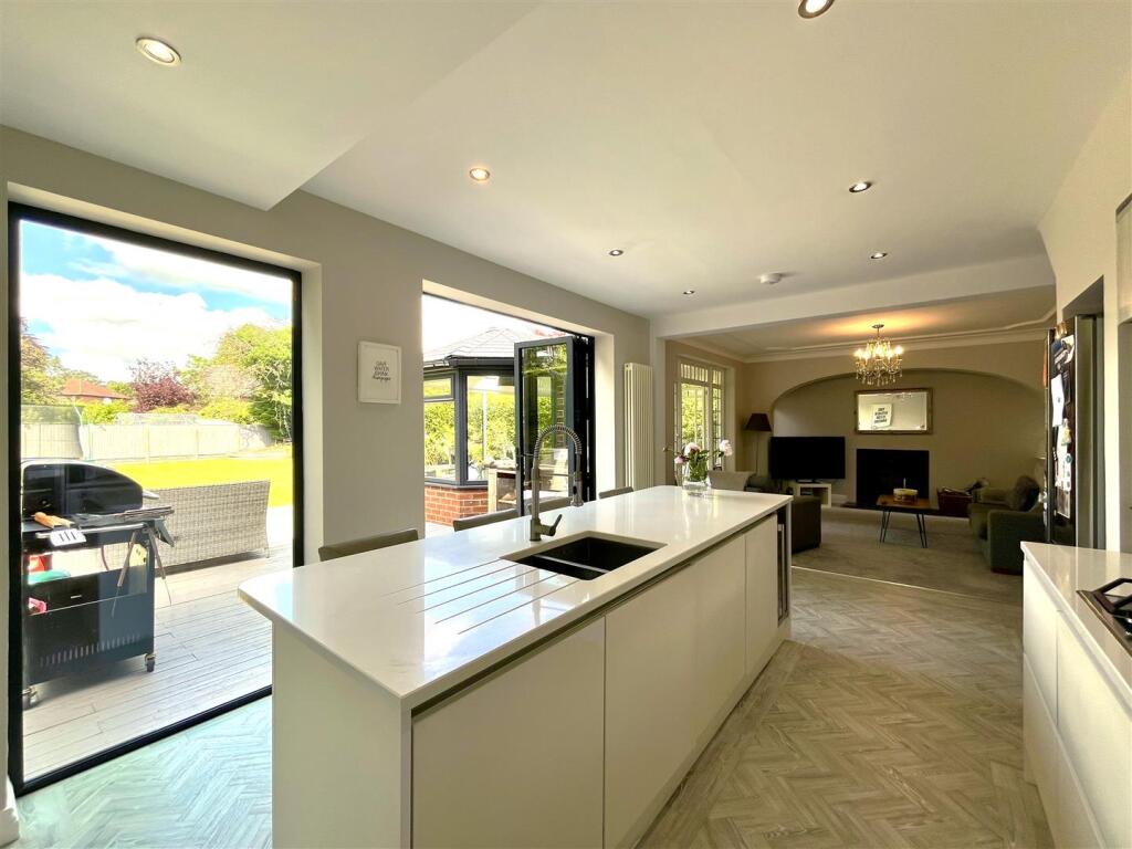 Kitchen Area Aspect 2